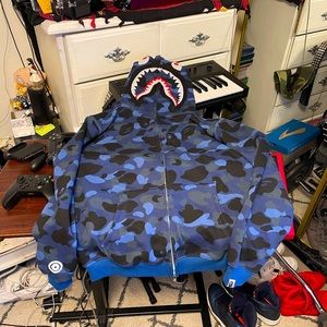 A bathing ape hoodie 🙈💯